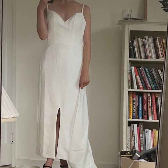 Markarian-Inspired Wedding Dress w/ Removable Train - Picture 4 of 10